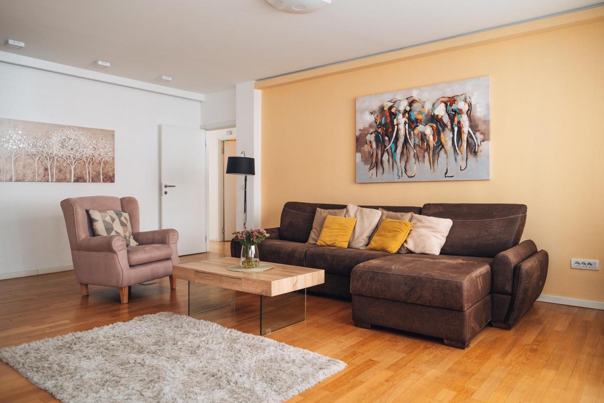 Crown Central Three Bedroom Apartment Belgrado Exterior foto